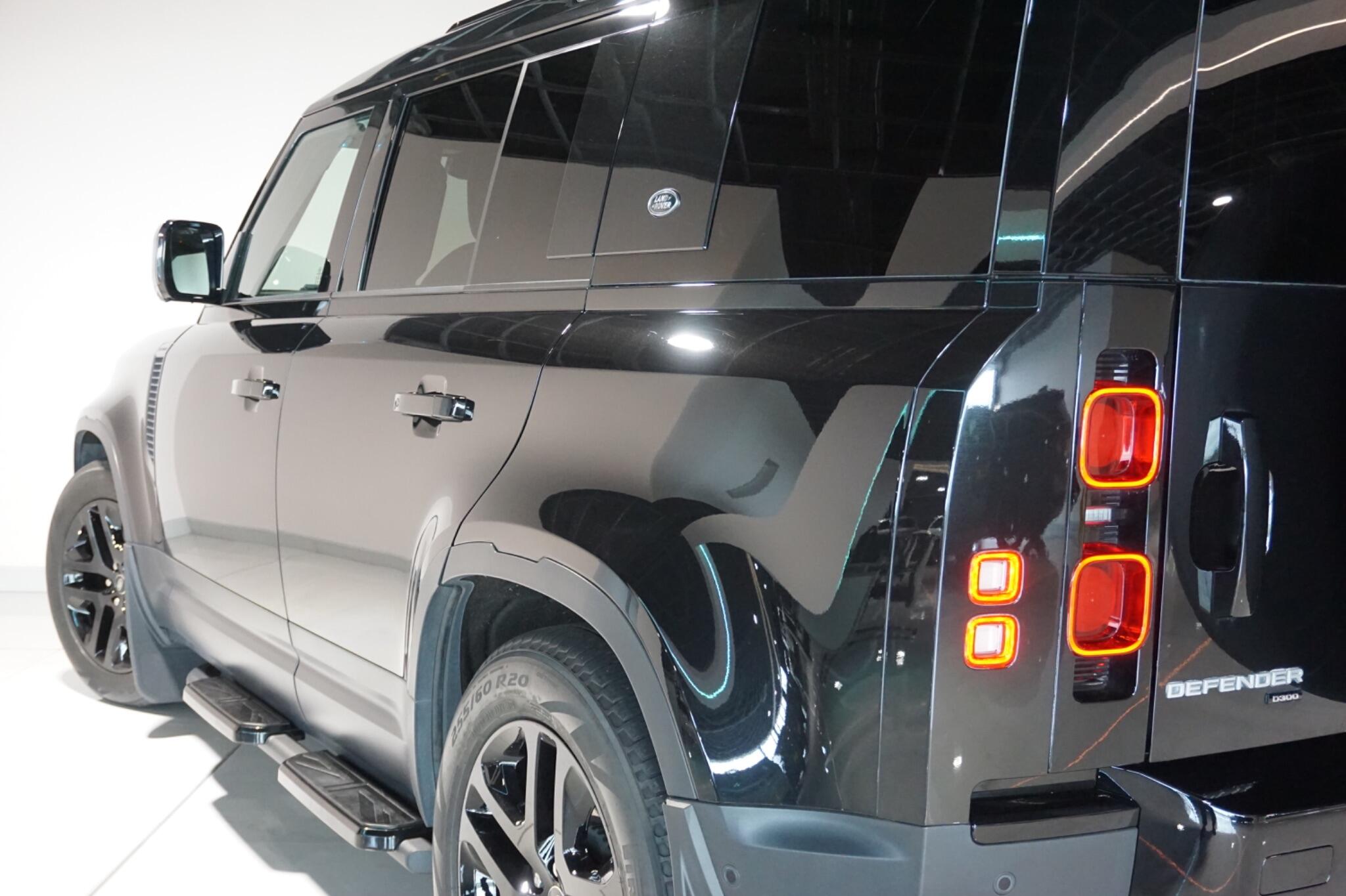 Land Rover Defender 110 3.0 D300 MHEV HSE SUV 5dr Diesel Auto 4WD Euro 6 (s/s) (300 ps)